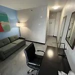 Travelodge By Wyndham Queens